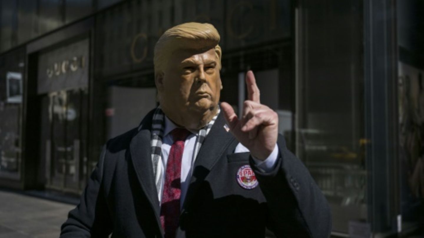 Trump-Imitator vor dem Trump Tower in New York