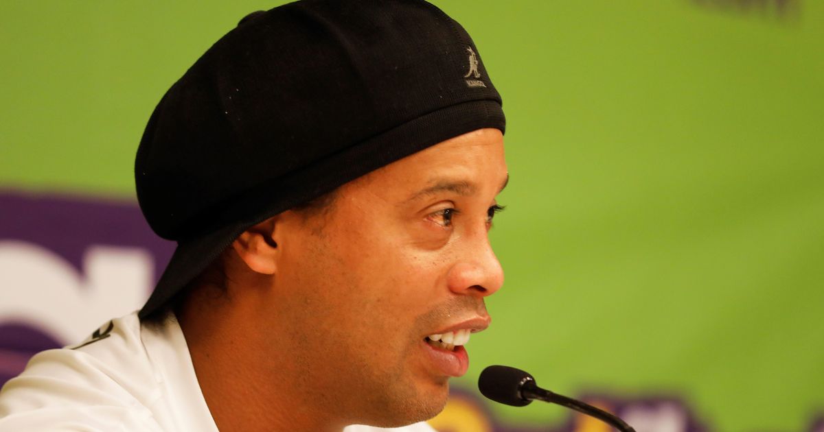 Brazil fails in its debut and proves Ronaldinho right