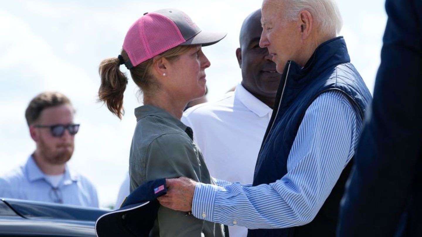 "Wir lassen Euch nicht im Stich", verspricht Biden den Betroffenen. Foto: Susan Walsh/AP/dpa