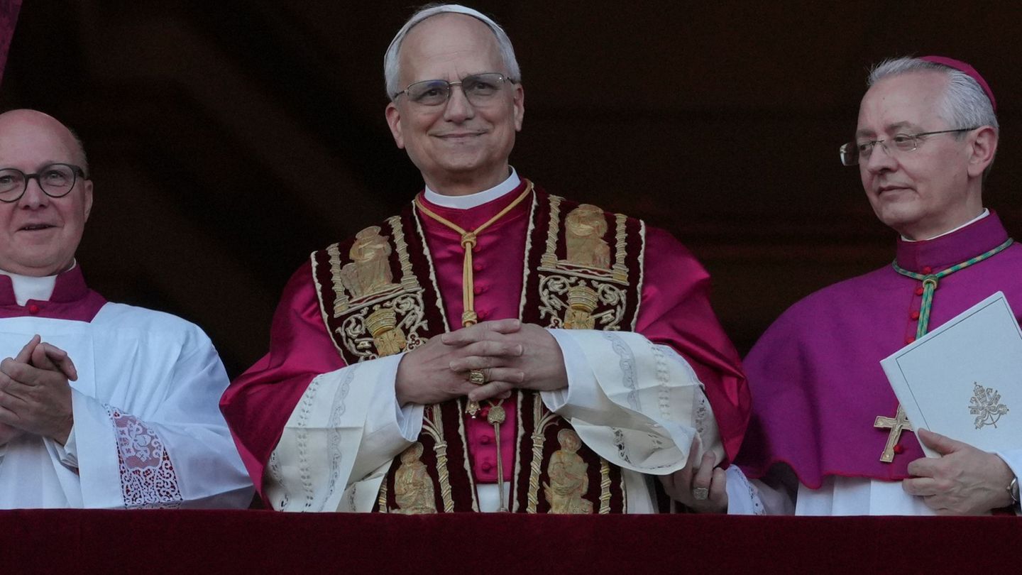 Weltweit reagierten Staatsoberhäupter auf die Wahl Prevosts zum neuen Papst. Foto: Andrew Medichini/AP/dpa