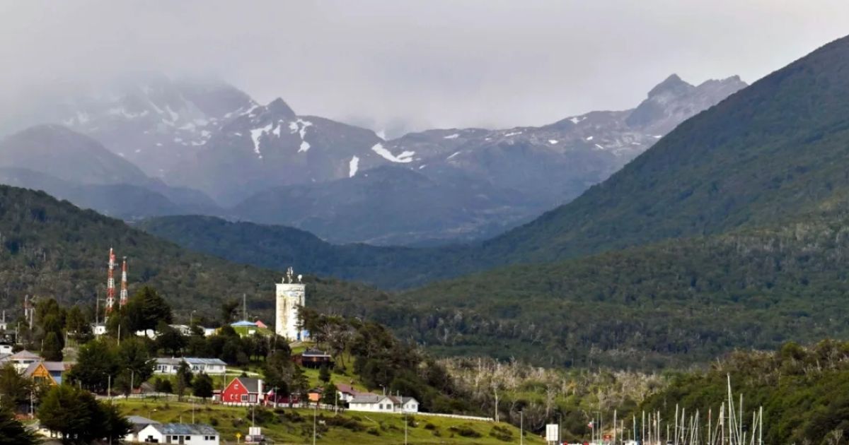 Tsunami alert in southern Chile by earthquake magnitude 7.5 in the Santiago Sea, Chile