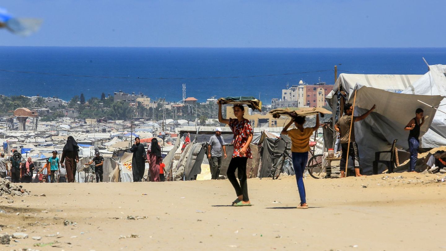 Menschen im Gazastreifen hoffen auf eine Waffenruhe. Foto: Abed Rahim Khatib/dpa