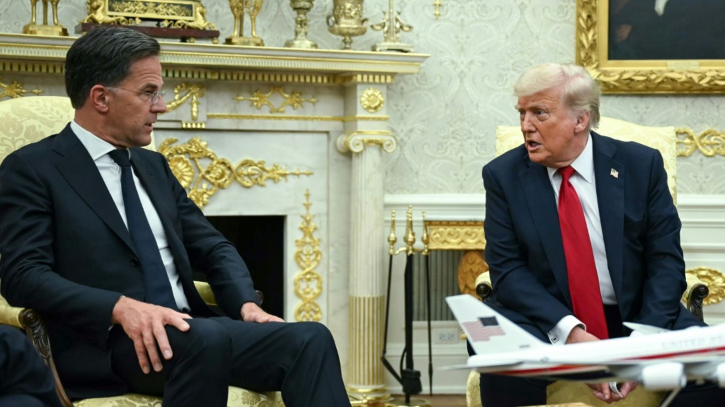 Donald Trump (rechts) und Mark Rutte im Weißen Haus