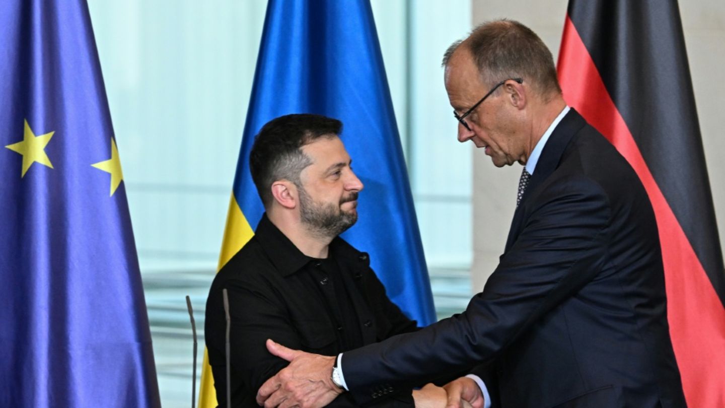 Selenskyj (l.) und Merz am Mittwoch in Berlin