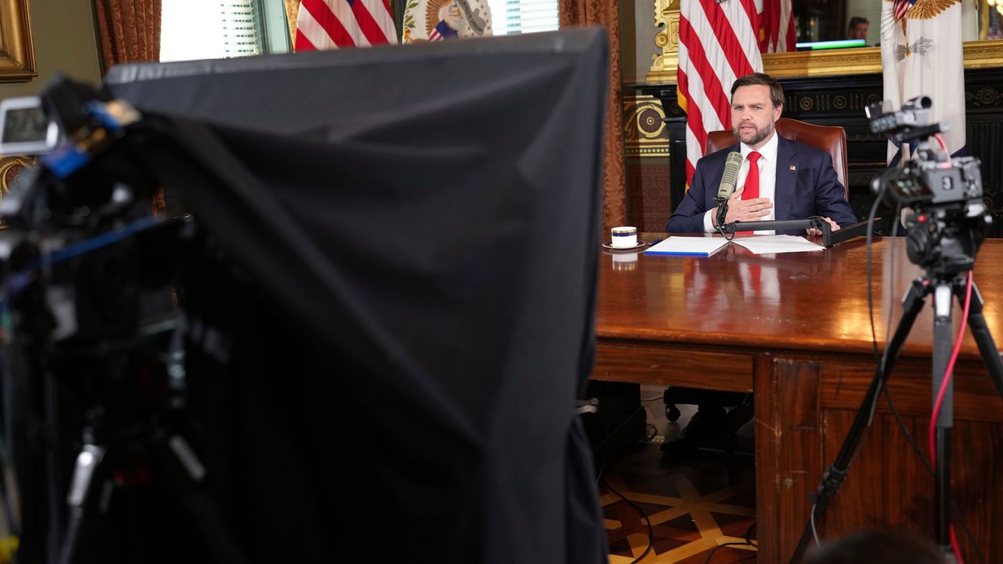 Im von Vance moderierten Podcast wurde Kirks Vermächtnis stark religiös gerahmt. Foto: Doug Mills/The New York Times/Pool The Ne