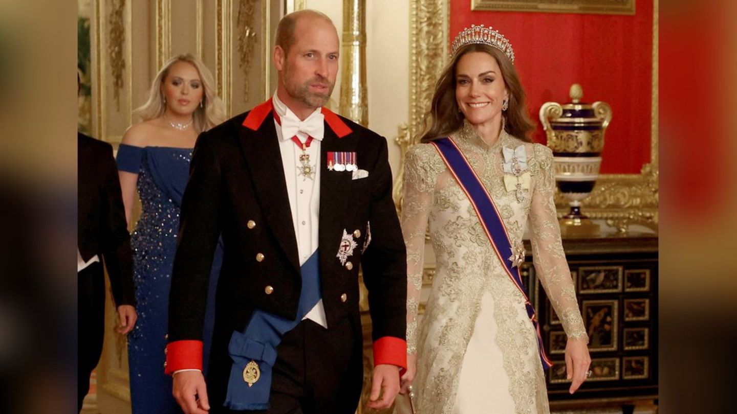 Prinz William und Prinzessin Kate schreiten am Mittwoch zum Staatsbankett auf Schloss Windsor.