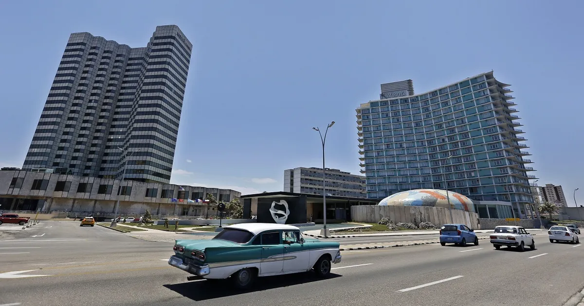 Closing of hotels and lack of fuel show the collapse of tourism in Cuba