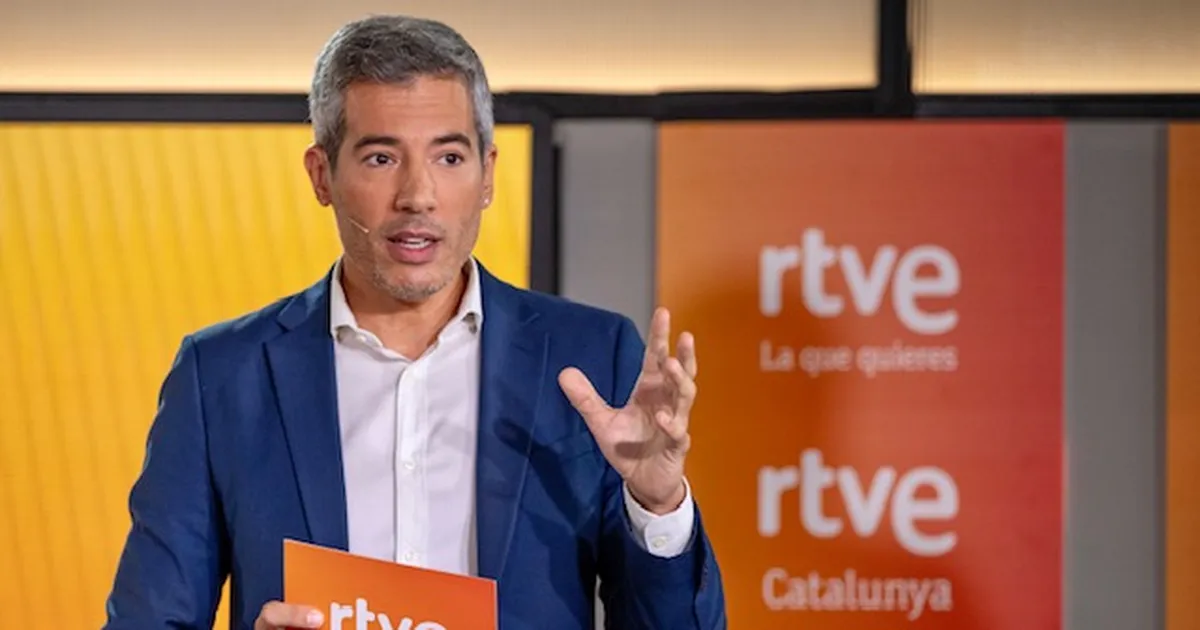 Journalist Oriol Nolis celebrates recognition of the Joy of Living Awards