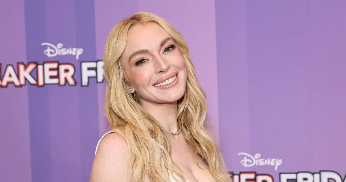 Lindsay Lohan reflects on fame during adolescence