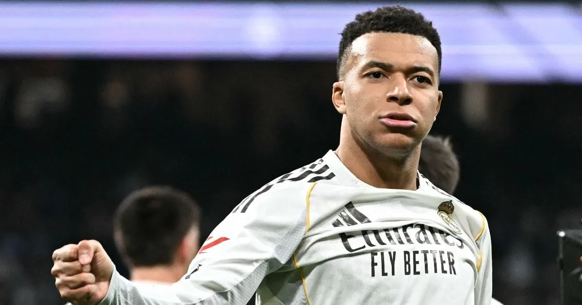 They assure that an operation for Kylian Mbappé is not planned "at this time"