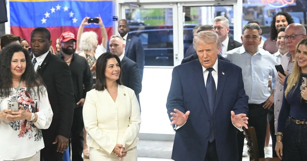 Trump meets with Cuban and Venezuelan exiles in El Arepazo de Doral