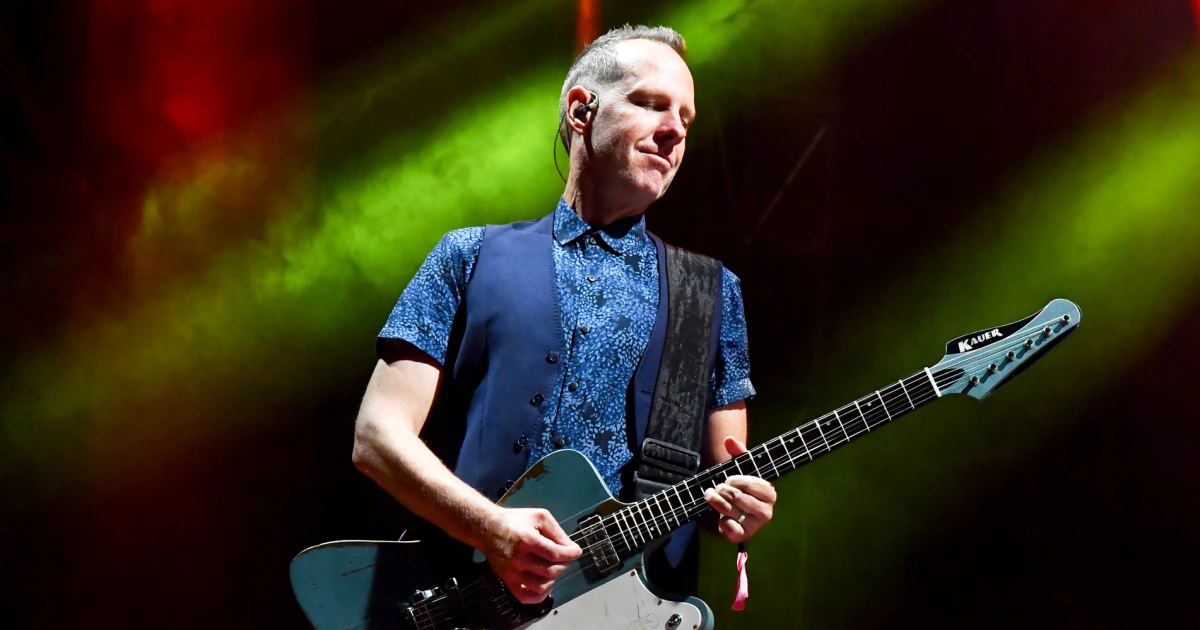 The guitarist of the band No Doubt reveals that he suffers from Parkinson's before his residency at the Sphere in Las Vegas
