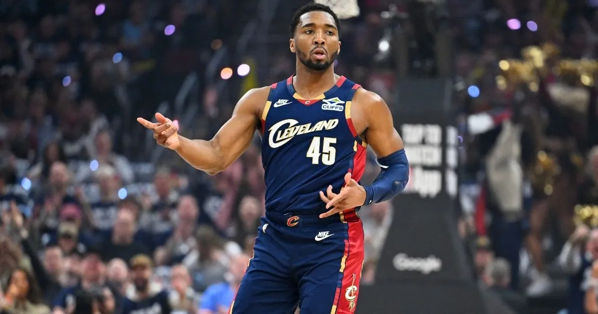Cleveland beats Toronto in the first game of the NBA playoffs