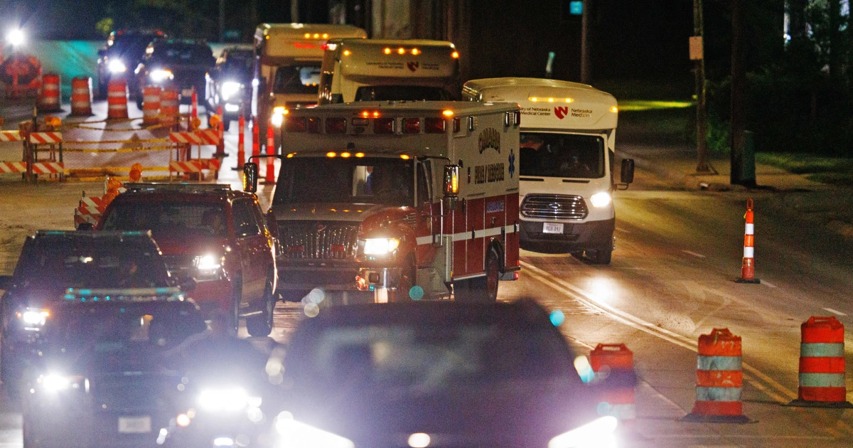 Where should passengers affected by hantavirus quarantine? Experts disagree