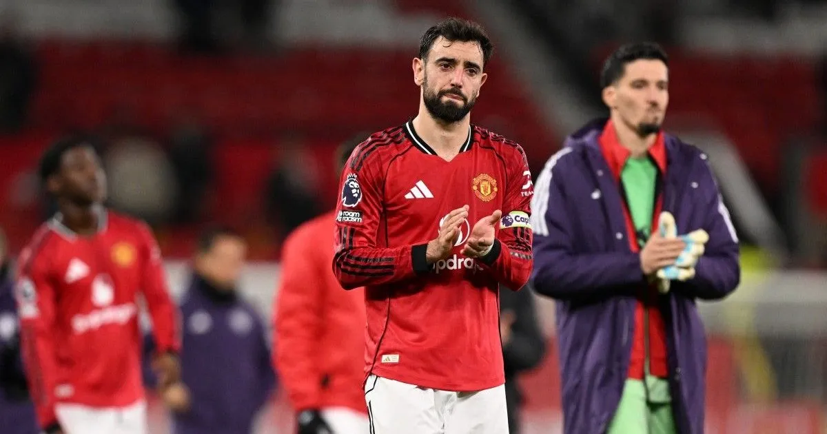 Bruno Fernandes of Manchester United wins the award for best player in the Premier League