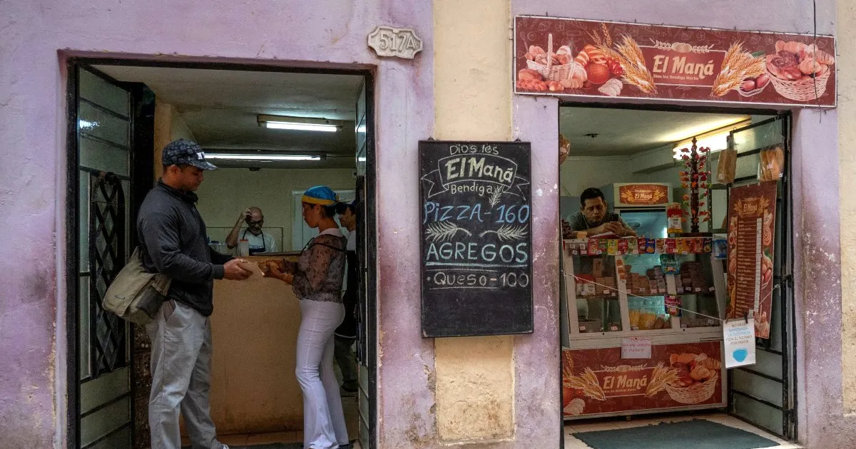 Private businesses cornered by the fall in tourism, blackouts and the rise of the dollar
