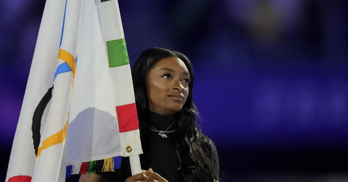 Simone Biles raises concern after revealing a serious health problem