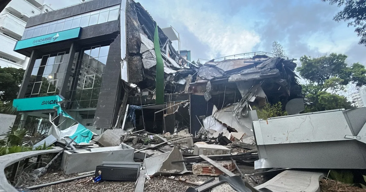 US issues tsunami warning for part of the Caribbean after earthquake in Venezuela