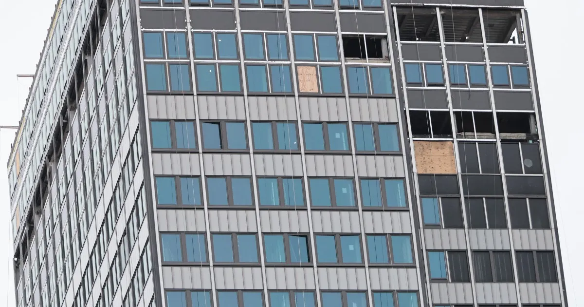 Skyscrapers with twisted columns in New York "move"; authorities evacuate buildings
