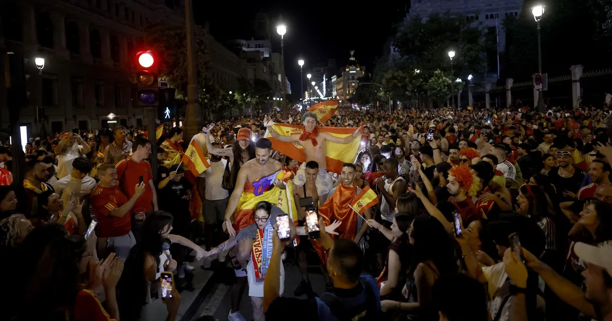 Spain wakes up on top of the world... and with a hangover
