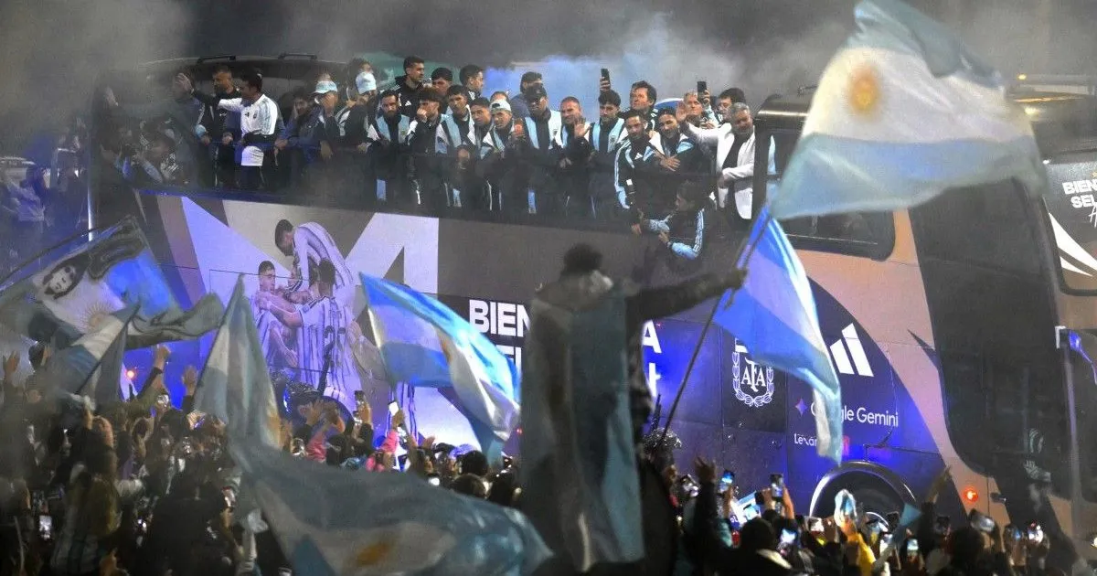 The Albiceleste returns to Argentina without Messi and receives the support of thousands of fans