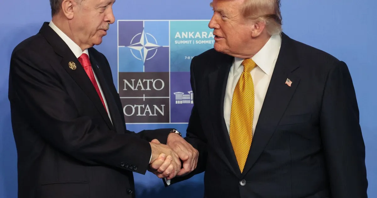 Trump warns that the United States will "completely" stop trade with Spain