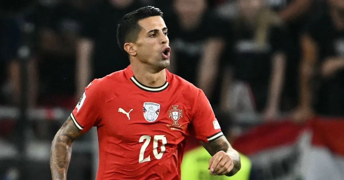 Barcelona makes Cancelo's return official to reinforce its defense