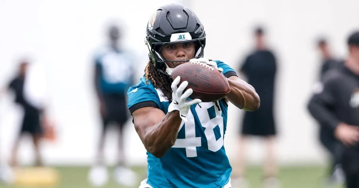 Dolphins sign a couple of players