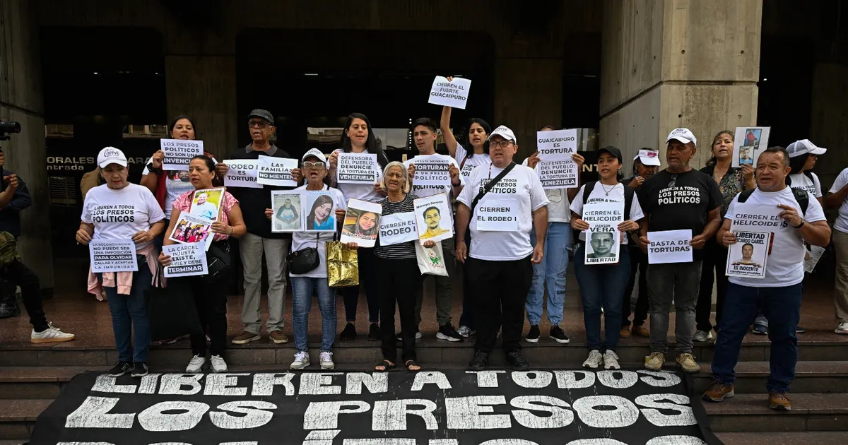 They ask for elections and freedom of political prisoners after the first round of dialogue in Venezuela