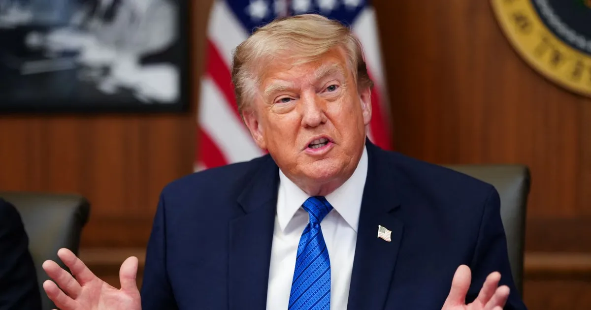 Trump warns that the Strait of Hormuz will open "very soon" or Iran will receive a "very hard blow"