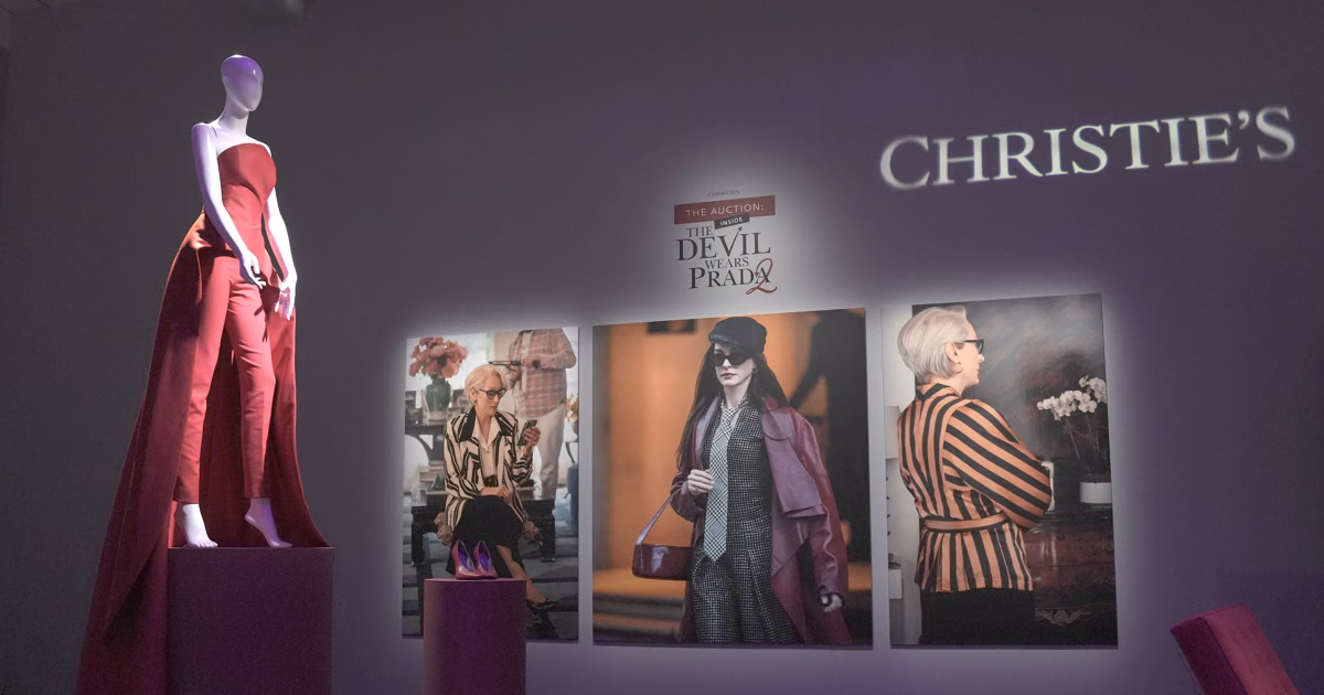 Parts and accessories from the film "The devil wears Prada 2" are auctioned