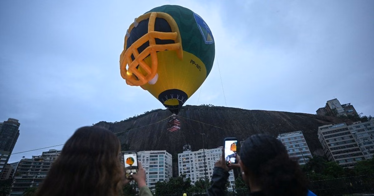 The NFL takes over the Maracaná, temple of football